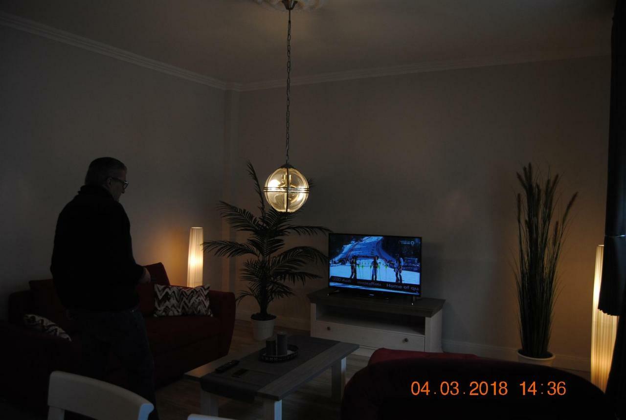 Schoene Ferienwohnung Zentral Gelegen Kiel Buitenkant foto